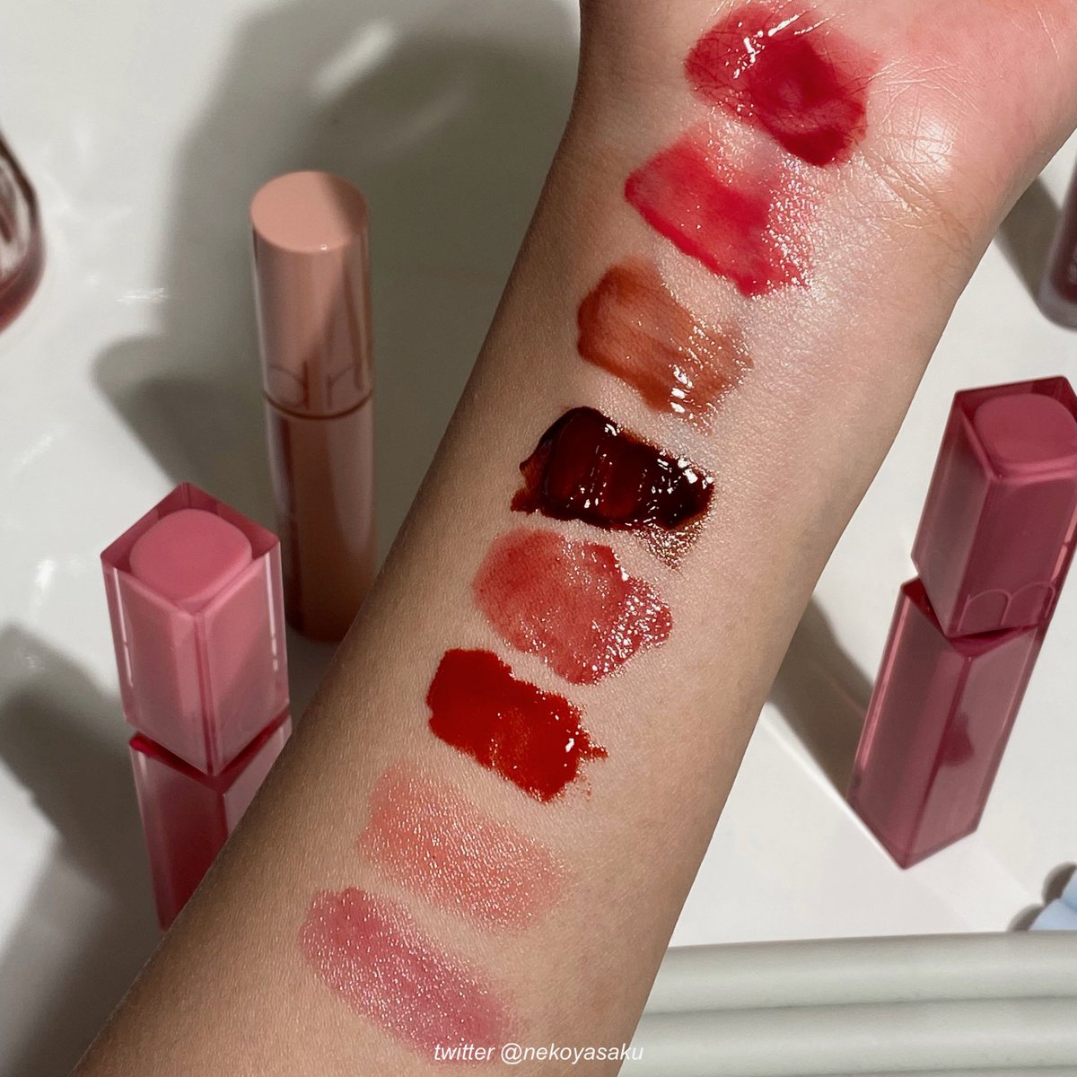 nekoyasaku's tweet photo. — current fav lippies♡

ada favorite kalian juga gaaak?👀 https://t.co/AJ5c6Z8Ttw