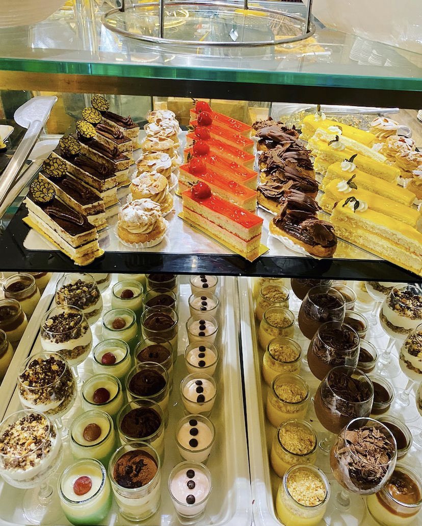 Ce n'est jamais la même décoration, mais c'est toujours le même goût. 
Le brunch spécial Pâques ce dimanche 09 avril.  😎