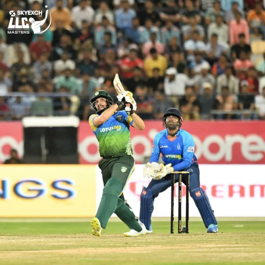 AsiaLionsLLC's tweet photo. Professor at work! 🧐🏏

The legend @captainmisbahpk delivered a masterclass in this season. 🦁

#LegendsLeagueCricket #LLCMasters #LLCT20 #YahanSabBossHain #MisbahUlHaq https://t.co/rfZzRgzX3p