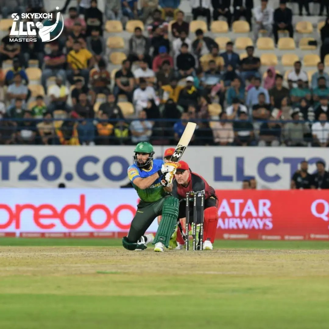 AsiaLionsLLC's tweet photo. Professor at work! 🧐🏏

The legend @captainmisbahpk delivered a masterclass in this season. 🦁

#LegendsLeagueCricket #LLCMasters #LLCT20 #YahanSabBossHain #MisbahUlHaq https://t.co/rfZzRgzX3p