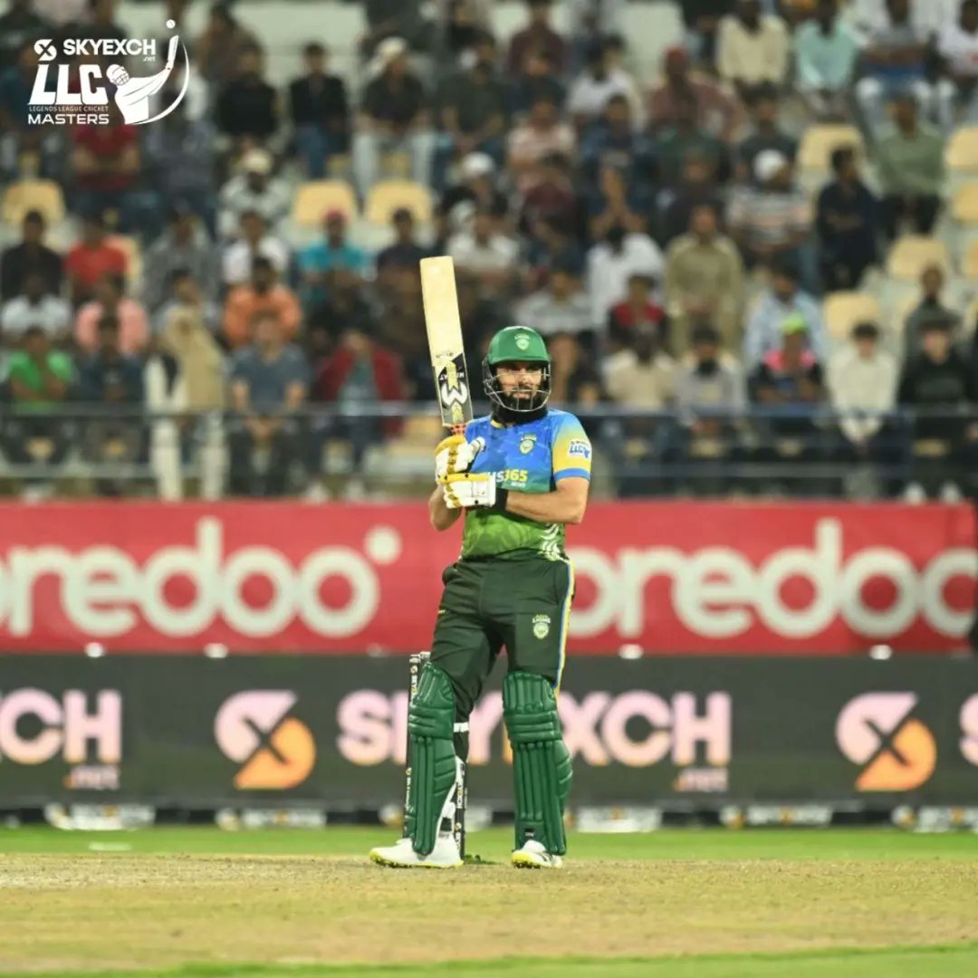 AsiaLionsLLC's tweet photo. Professor at work! 🧐🏏

The legend @captainmisbahpk delivered a masterclass in this season. 🦁

#LegendsLeagueCricket #LLCMasters #LLCT20 #YahanSabBossHain #MisbahUlHaq https://t.co/rfZzRgzX3p