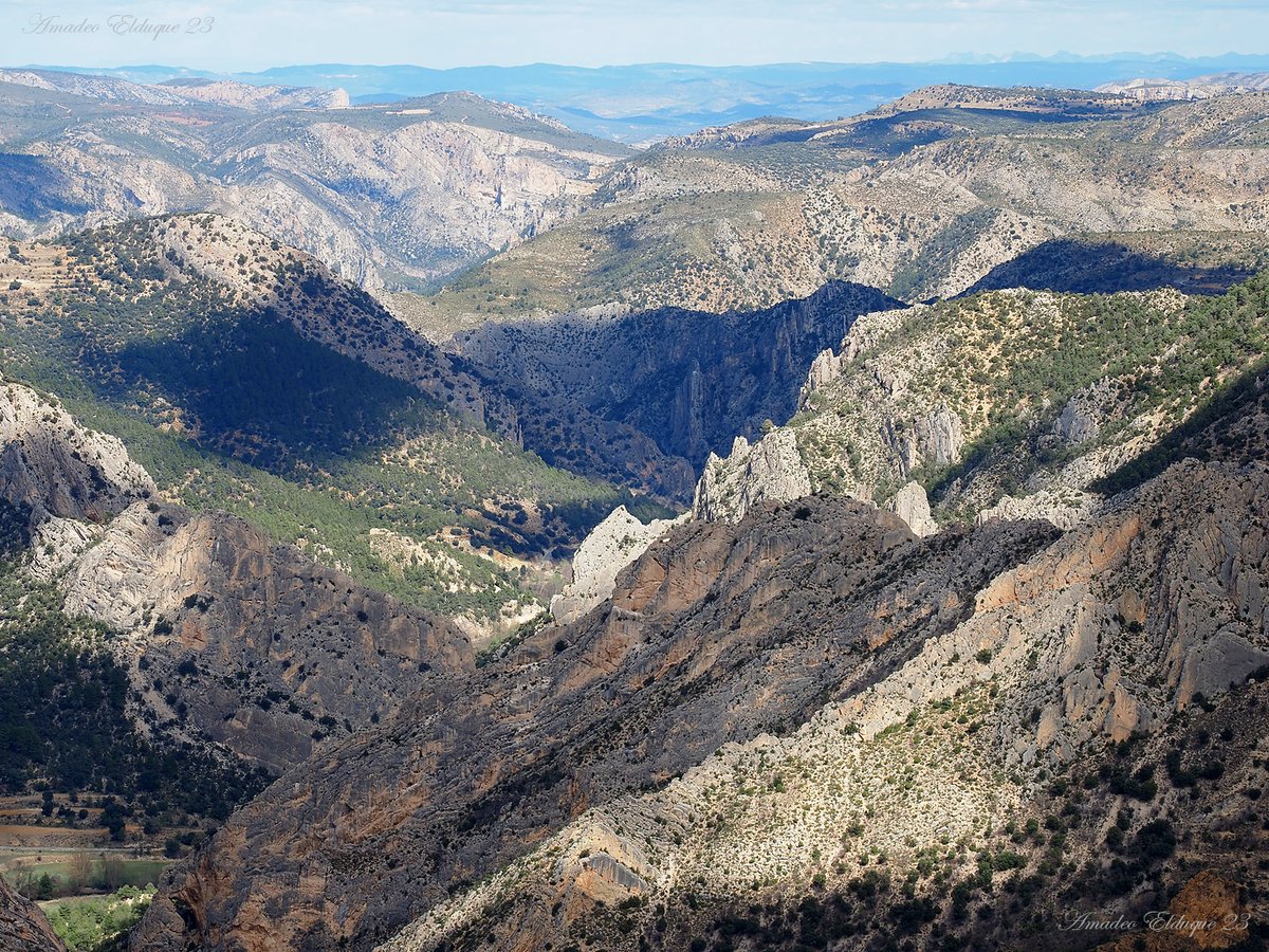 aelduque's tweet photo. Viviendo el presente, entre luces y sombras, con muchas aristas y con un horizonte no del todo claro...
#Mirador de la #Sarteneja, #Pitarque, #Maestrazgo, #Teruel, #Aragón, #Spain. https://t.co/Z0Q9IUHwJ6