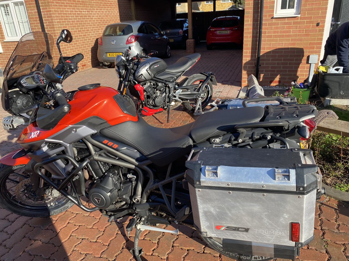 Emma Cleaver-Dowsett tweet media