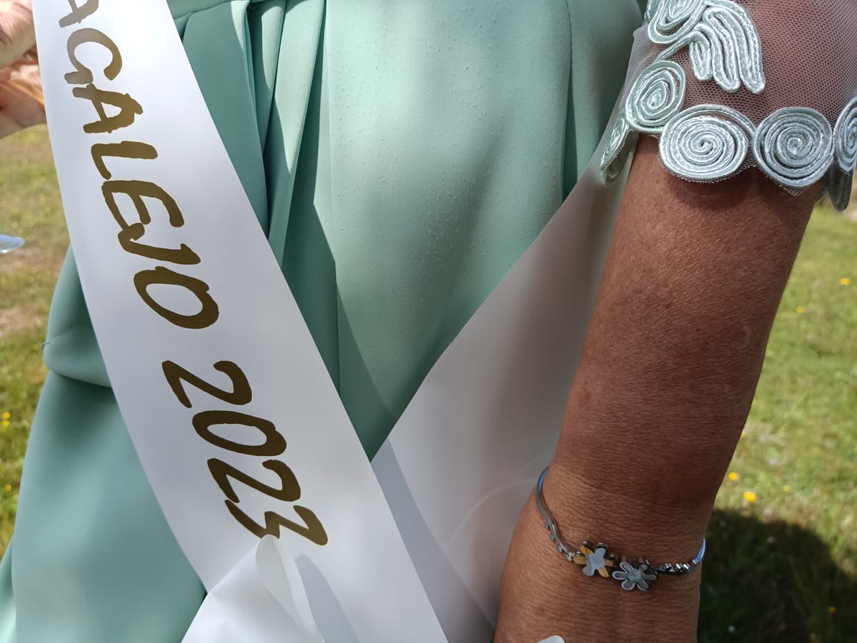 La_Guakara's tweet photo. 🫅🏽LA REINA DE LA GUÁKARA 2023, estás a punto de conocerla. Mañana sábado de 10:00 a 13:30 podrás conseguir la #laguakara49
👉🏻 Estaremos en la esquina de La Tahona 
👉🏻Un coche recorrerá las calles de pueblo 
Después en puntos habituales de recogida. SORTEAMOS CESTA! @asocxamacka https://t.co/gyVwzk6SCL