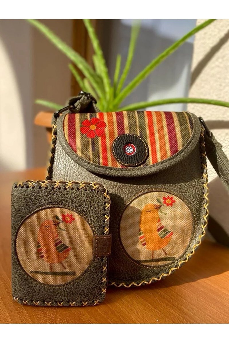 hdlerosule's tweet photo. to share the latest addition to my shop : otantik kuş tasarım omuz çantası ve cüzdan https://t.co/lwbMfl0A3p #brown #yellow #crossbody #giftwallet #othant#handmade #handmade #handmadewallet #leahter #etsy https://t.co/doerBnj2DA
