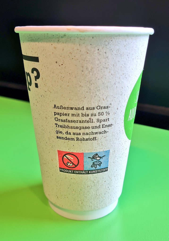 upanddaun's tweet photo. Eine Außenwand aus Graspapier spart Treibhausgase u. Energie? Also, ein #Einweg-Coffee-To-Go Becher wird so nicht umwelt- u. klimafreundlicher. Denn er hat innen stets eine #Kunststoff|beschichtung. Ausschließlich rechtlich vorgeschriebene #Mehrweg-Alternativen sind #nachhaltig. https://t.co/gN9bvnjxlb