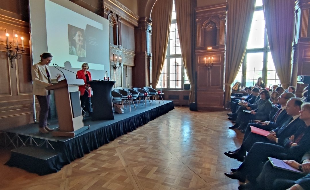 "Le rapport de France Universités montre l'attachement des présidentes et présidents d'université à la pratique sportive des étudiants. Je remercie Guillaume Gellé et Stéphane Braconnier pour ces propositions d'évolution ".
Amélie Oudéa-Castéra.