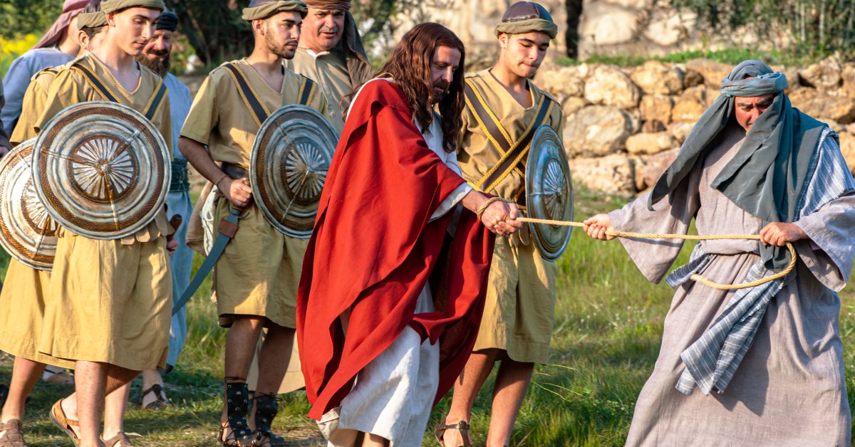 An event of International Tourist Interest, Paso de Riogordo is a reenactment of the Life, Passion and Death of Jesus Christ🌿 🎺  👉  hubs.ly/Q01KkVbc0