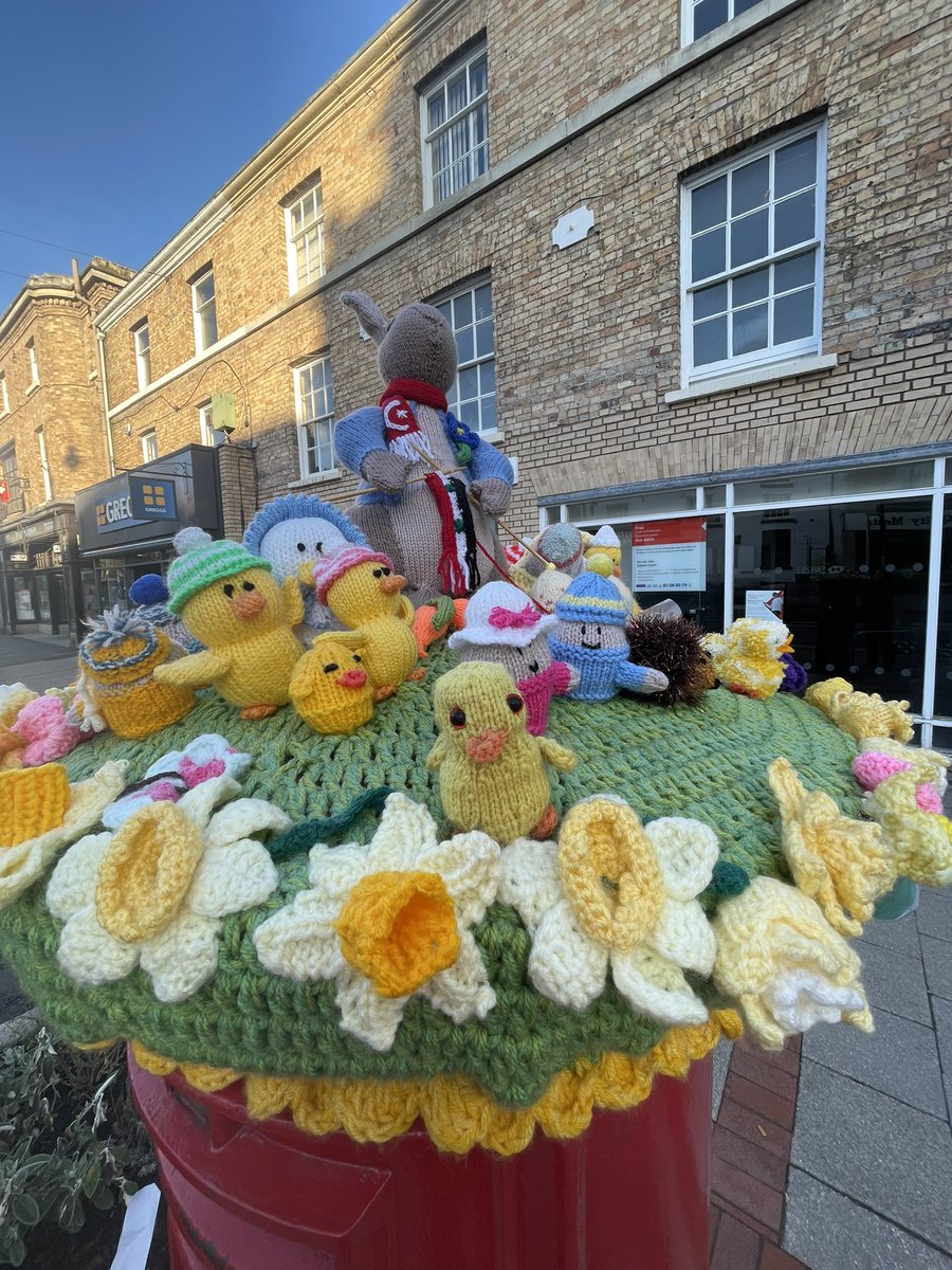 MaddieOttaway's tweet photo. #Easter2023 #GoodFriday2023 #morningwalk #sunisback #Newtown #MidWales #KnitandNatterGroup https://t.co/VhByeVhYok