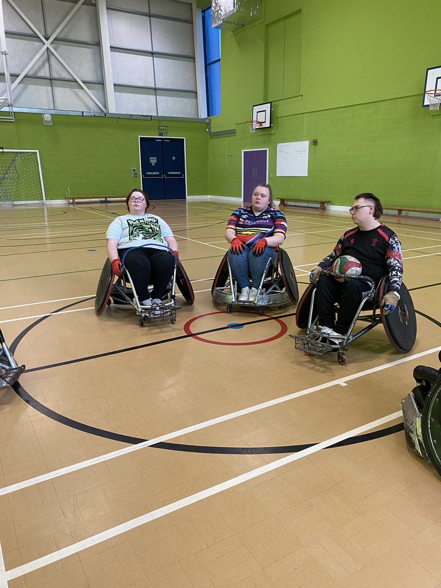 Brill week coaching Ospreys juniors then training with seniors coaching with Dragons juniors and training topped of with 4s training tomorrow thank you to Dragons for the welcome <a href="/ospreyswheelch1/">Ospreys Wheelchair Rugby</a> <a href="/TeamSportsAid/">SportsAid</a> <a href="/DRAGONSWCR/">Dragons Wheelchair Rugby ⚜</a> <a href="/gbwrnews/">Great Britain Wheelchair Rugby</a> @torfaensport