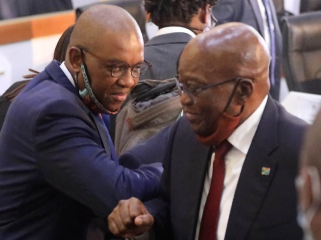 Nhleiks5's tweet photo. Adv Dali Mpofu must start with the process of suing the state for unlawful incarceration of President Zuma, Ayikho lento!!!🤔
#Statecapturecommision https://t.co/N3ye3ku1qw