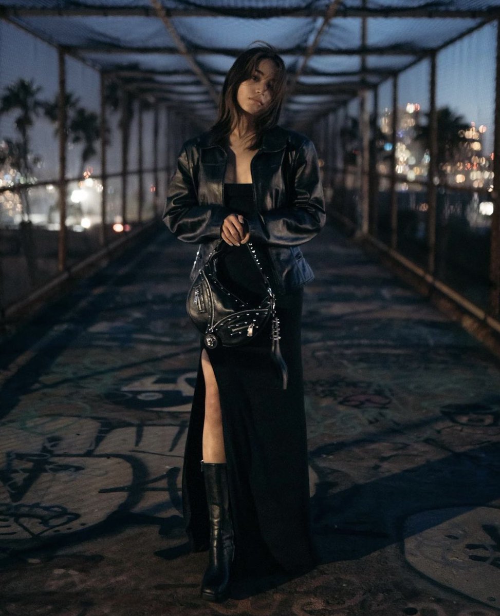 fahyongwareeph's tweet photo. she’s so hot 🔥❤️🔥
#fahyongwaree #VersaceRepeat https://t.co/CTLuYcLYq5