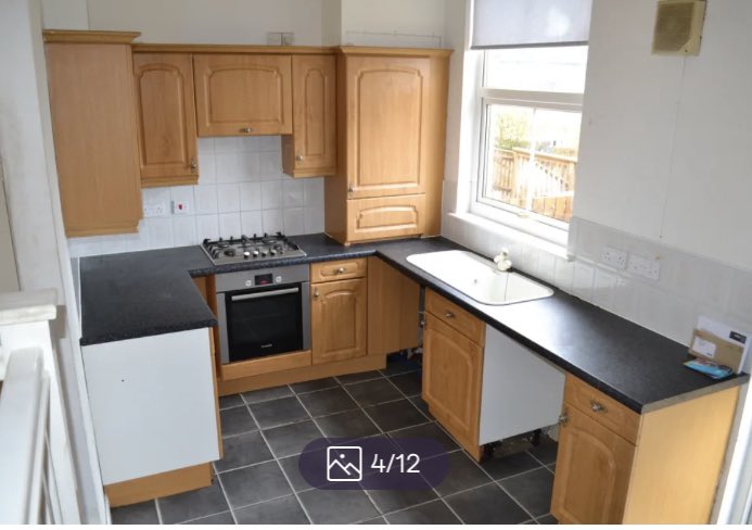karen_flynn's tweet photo. Link didn’t work- With lots of new friends in the last day - please retweet my house in Coatbridge which is up for sale!Thanks cheers 🥂 🍻 😘#ForSale #Coatbridge #StMartinsGate #School #WalkToTrainStation #ShopWithin30ft (good for the Tennents purchases🤪 https://t.co/PNWyhaPr8N https://t.co/172vbEYBzJ