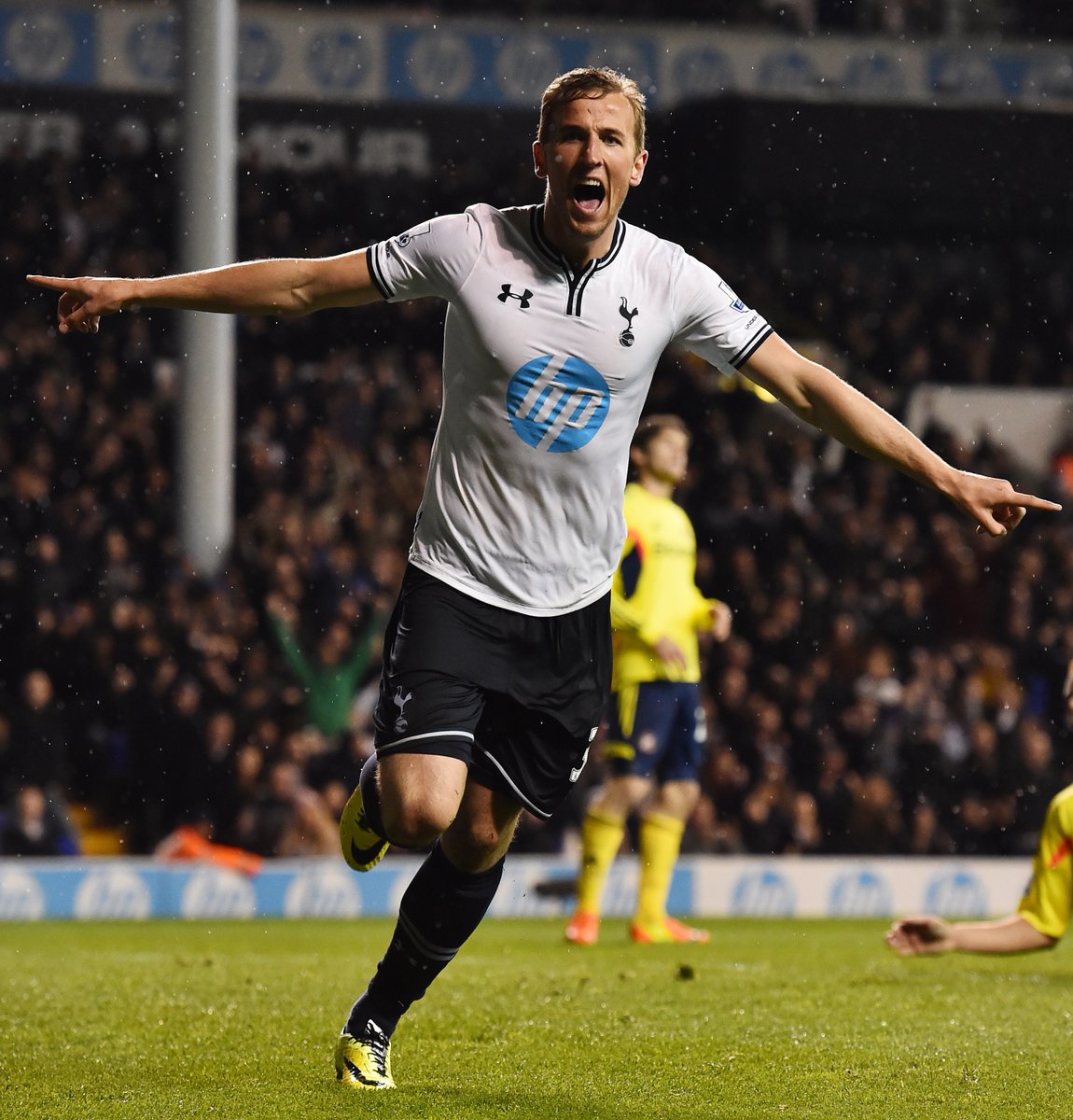 SpursOfficial's tweet photo. First PL start ✅ 
First PL goal ✅ 

#OnThisDay in 2014, @HKane opened his @premierleague account during a 5-1 victory against Sunderland 🔥 https://t.co/ak0j1pOHI1