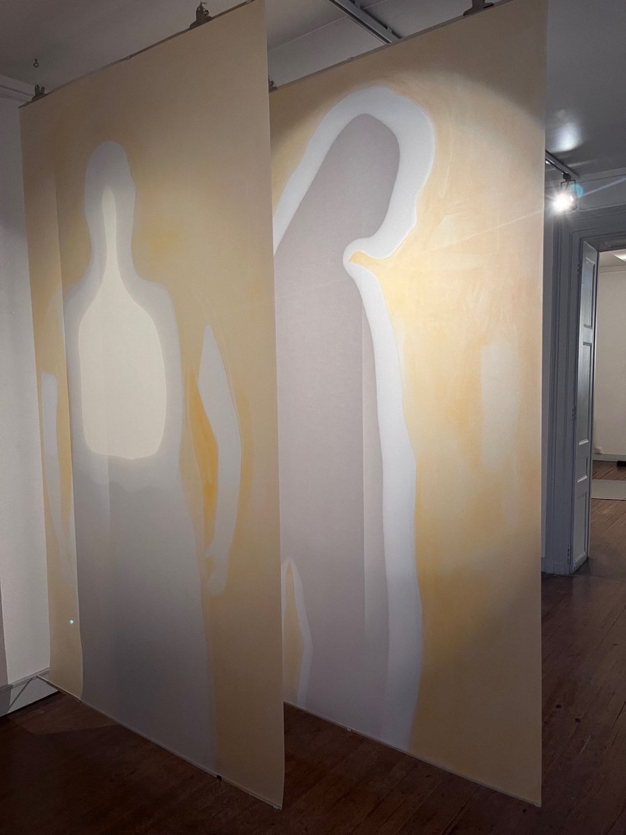 MDA_Chatillon's tweet photo. OUVERTURE DE L’EXPOSITION JOUR J  

Ce vendredi 7 avril marque l’ouverture de notre nouvelle exposition “L’épaisseur de l’ombre” d’Alice Gauthier. Cette exposition entièrement pensée pour la Maison des Arts prendra place jusqu’au 25 juin 2023. 💛 https://t.co/7ixwFgY7wu