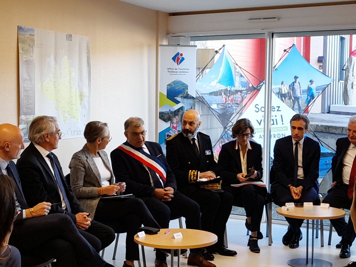 MSA Midi-Pyrénées Nord (@mpnmsa) on Twitter photo Élisabeth Borne, 1ère Ministre, en visite dans l'Aveyron.
Salles-Curan : 1ere maison de santé accompagnée par la #MSAMPN.
Intervention de <a href="/DelboscN/">Delbosc-Naudan</a> et JP Vergely, Pdte et Vice-pdt de la <a href="/MpnMsa/">MSA Midi-Pyrénées Nord</a> Élisabeth Borne, 1ère Ministre, en visite dans l'Aveyron.
Salles-Curan : 1ere maison de santé accompagnée par la #MSAMPN.
Intervention de <a href="/DelboscN/">Delbosc-Naudan</a> et JP Vergely, Pdte et Vice-pdt de la <a href="/MpnMsa/">MSA Midi-Pyrénées Nord</a>