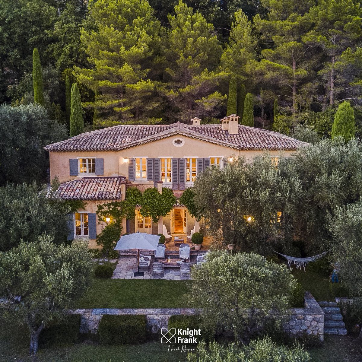 EstateNetFrance's tweet photo. #Exclusively for sale with Knight Frank French Riviera, A beautiful provençale bastide in Châteauneuf de Grasse that captures the essence of the Provence region in France.

📲 To find out more
🔍  REF. 5883
https://t.co/7JleuiEHRj
. . .
#KnightFrank #kfhomes #frenchriviera https://t.co/ThtERgPTWC