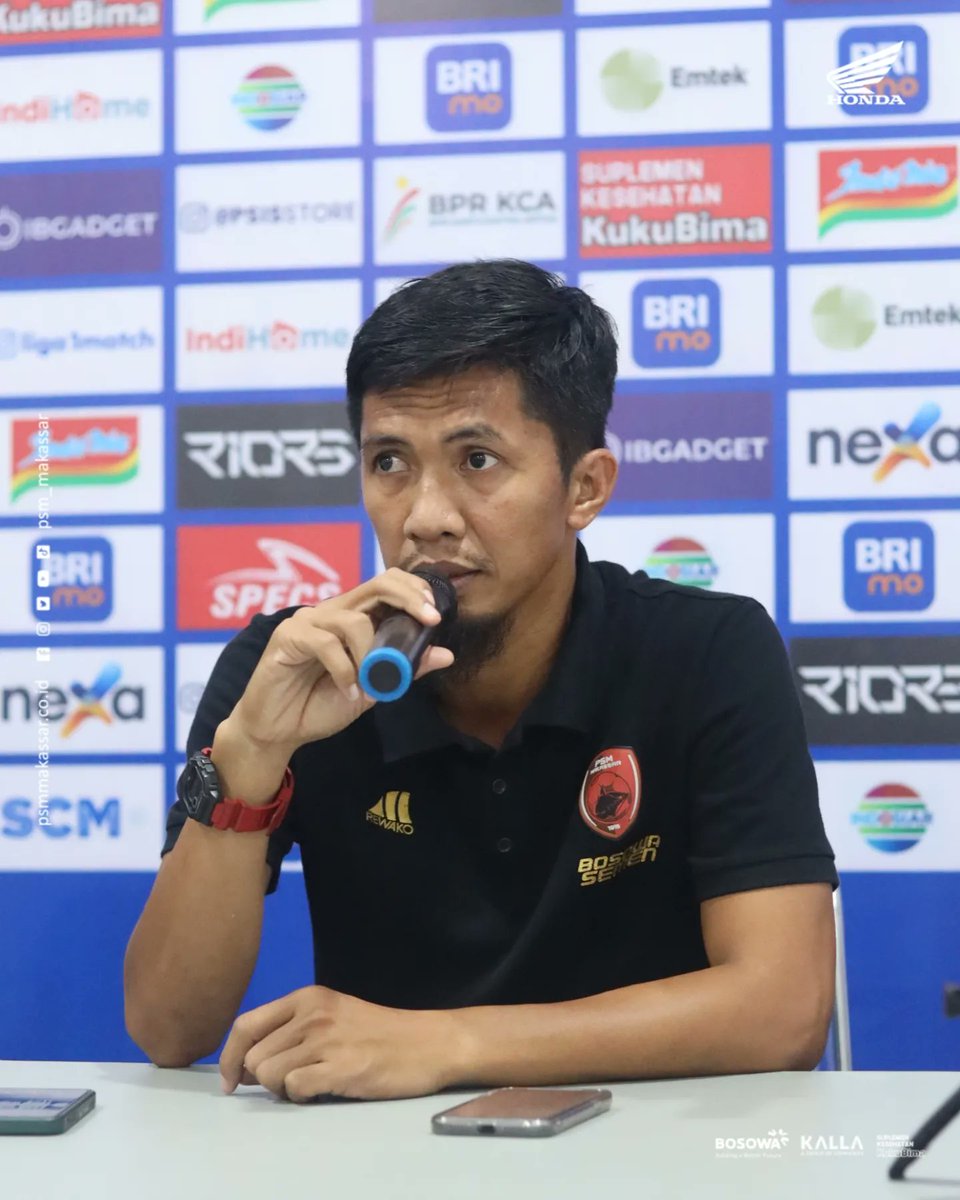 PSM_Makassar's tweet photo. "Kita harus mengakui kemenangan mereka (PSIS) karena lebih bagus daripada kami kali ini. Pertandingan kali ini kami tetap harus bangga karena beberapa pemain muda kami bermain seperti penjaga gawang, pemain tengah yang cukup belia, merupakan poin kita hari ini", Coach Amiruddin https://t.co/9q1Q2ktNV7