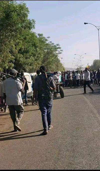 JahmajestyI's tweet photo. ጎንደር ❤🙏✊

ከነ ነፍጡ አደባባይ ወጥቷል። 
#Amhara_Power ! https://t.co/AbPDVSTwkU