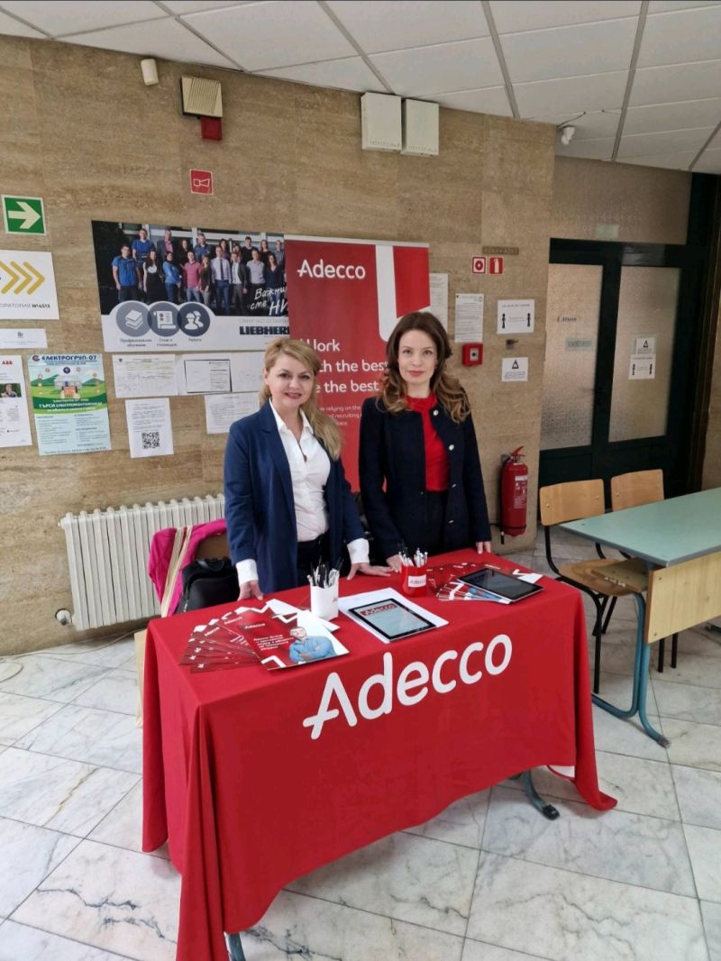AdeccoBulgaria's tweet photo. Adecco Bulgaria за поредна година участва в дни на кариерата в Техническите университети в град София и град Пловдив.

Екипът ни беше очарован да се срещне с толкова много талантливи млади хора, готови да дадат старт на кариерата си.
#AdeccoBulgaria #hiring #newopportunity #jobs https://t.co/Ua0aF2uBTN
