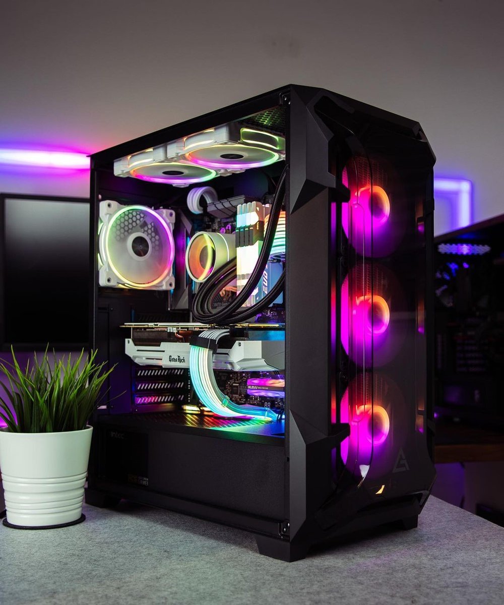 antec_india's tweet image. #Antec&apos;s DF600 Flux case features a unique diamond-cut front panel and advanced cooling options, including support for liquid cooling radiators up to 360mm. #PCCases #CustomPC