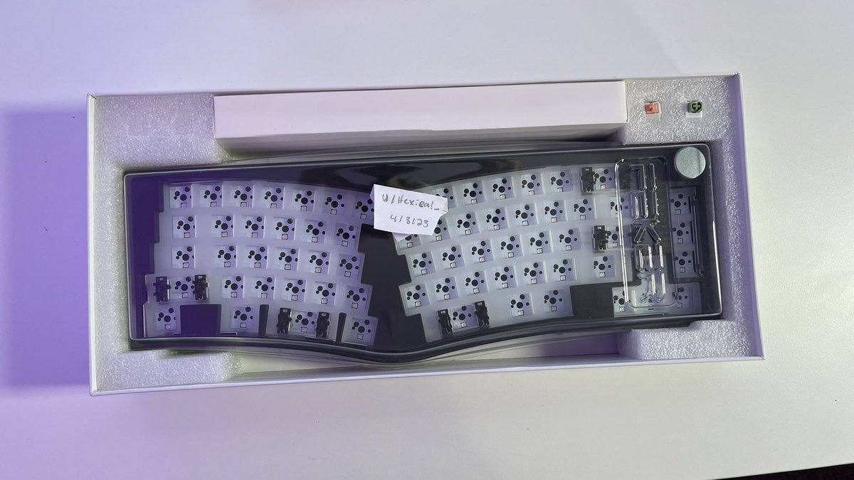 ItsHexical's tweet photo. Selling two keyboards
Melgeek Lego / Pixel Keyboard, default build config - $200 Shipped
Feker Alice Keyboard unbuilt - $85 Shipped

DM me or leave a reply if interested! https://t.co/VKwnkJPLGu