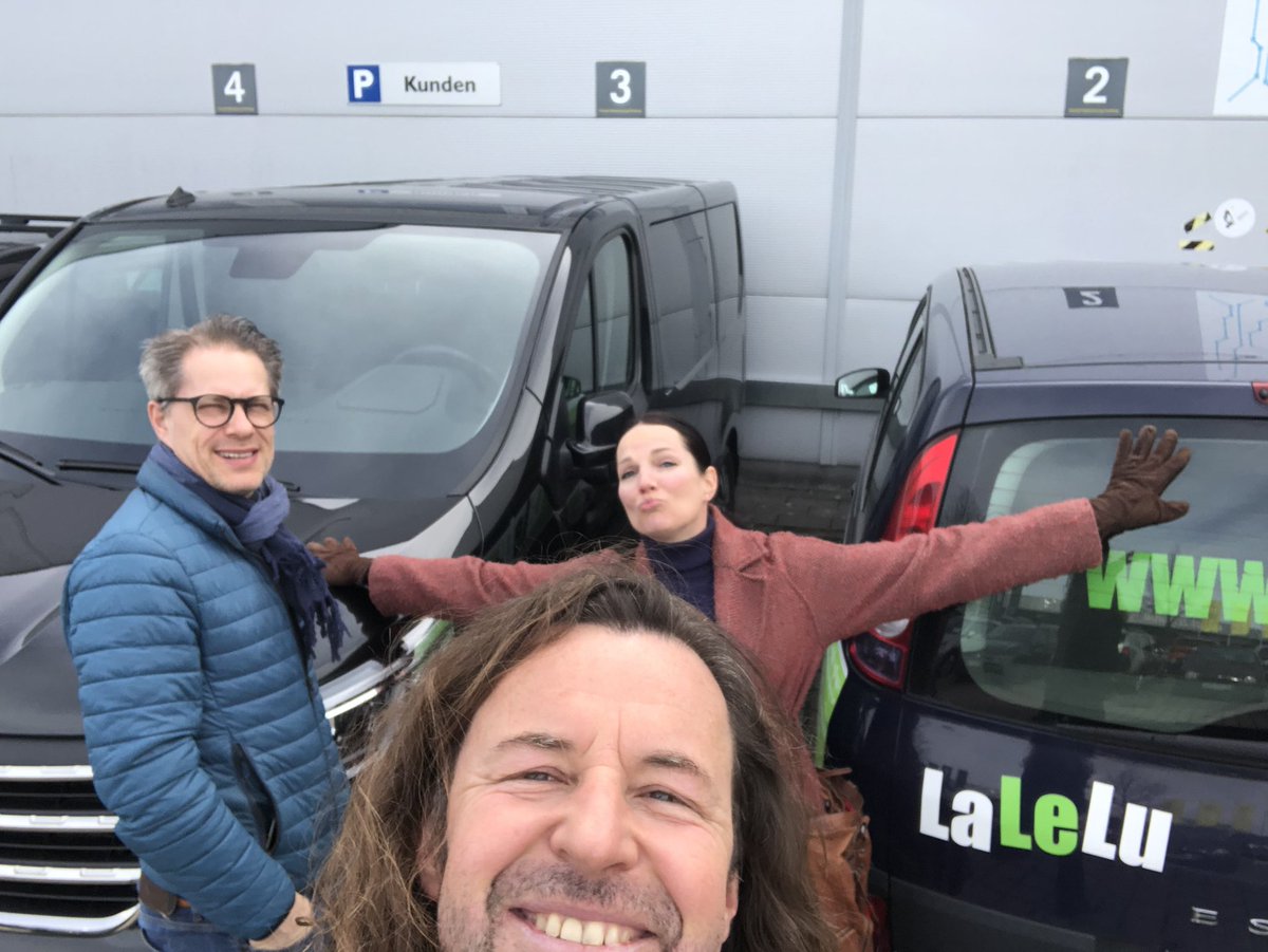 LaLeLuacappella's tweet photo. Unser 18 Jahre altes Mobiles A-Cappella-Kommando muss in Rente gehen.
Zum letzten Mal: 13.4. in Bielefeld, 22.4. in HH-Harburg, 23.4. in Eckernförde, 27.4. in Alma Hoppe und 28.4. in Rellingen.
Karten: https://t.co/xeiiMLUko4
#lalelu #acappella #comedy #renault #bandbus https://t.co/CB5S6DrHNK