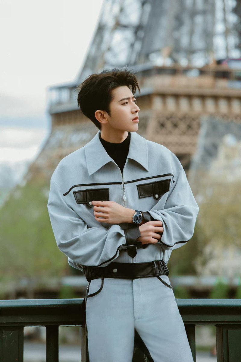 holy ***
oh my gosh <a href="/TAGHeuer/">TAG Heuer</a>  give us more!!!
sooo beautiful !! Kun with tag heuer 
#CaiXuKun  #TAGHeuerxKUN
 #WatchesAndWonders2023  <a href="/CXK_official/">KUN</a>