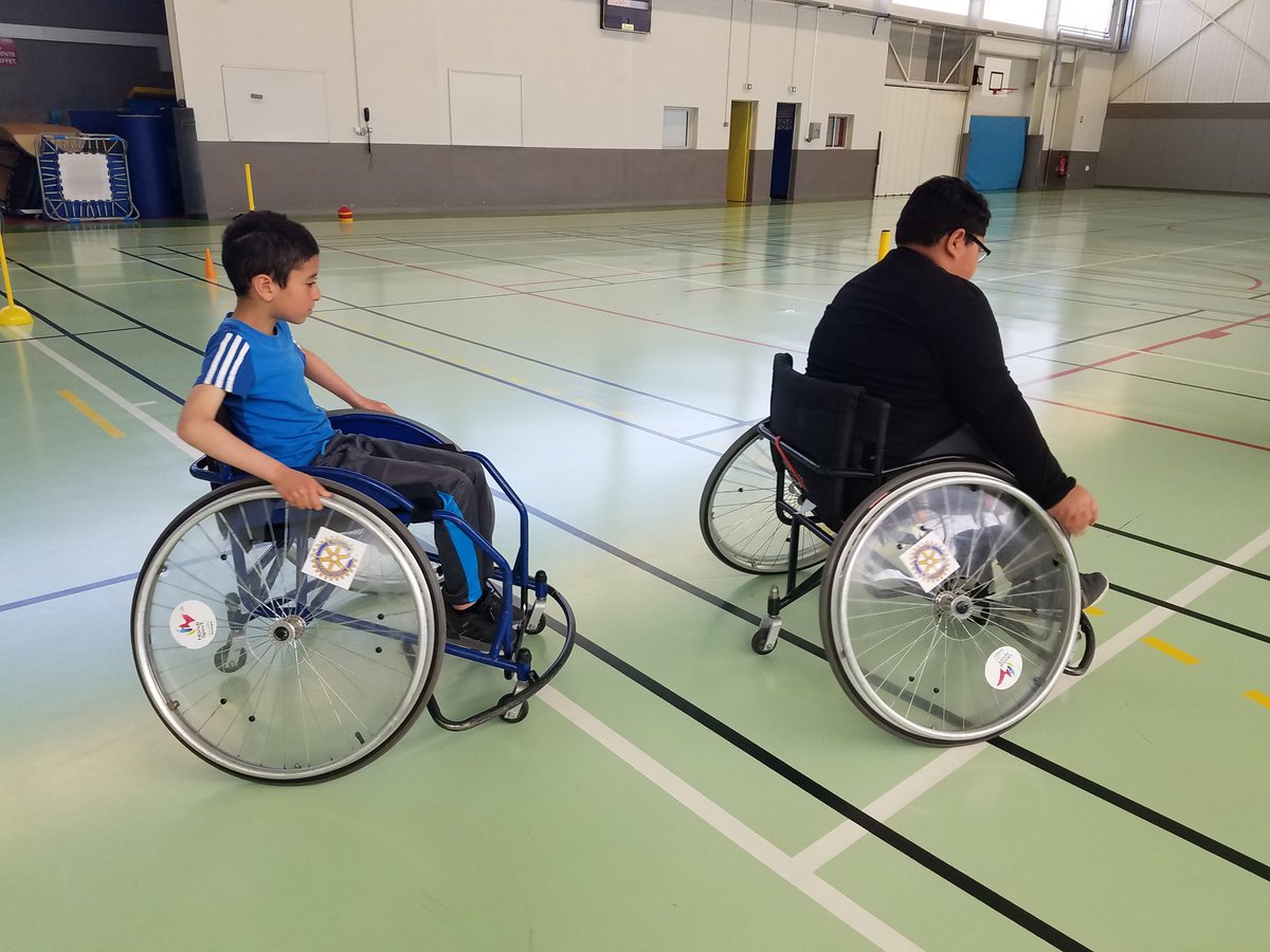 #SOP #basketfauteuil Pas si simple de se déplacer, de dribble ou de tirer.