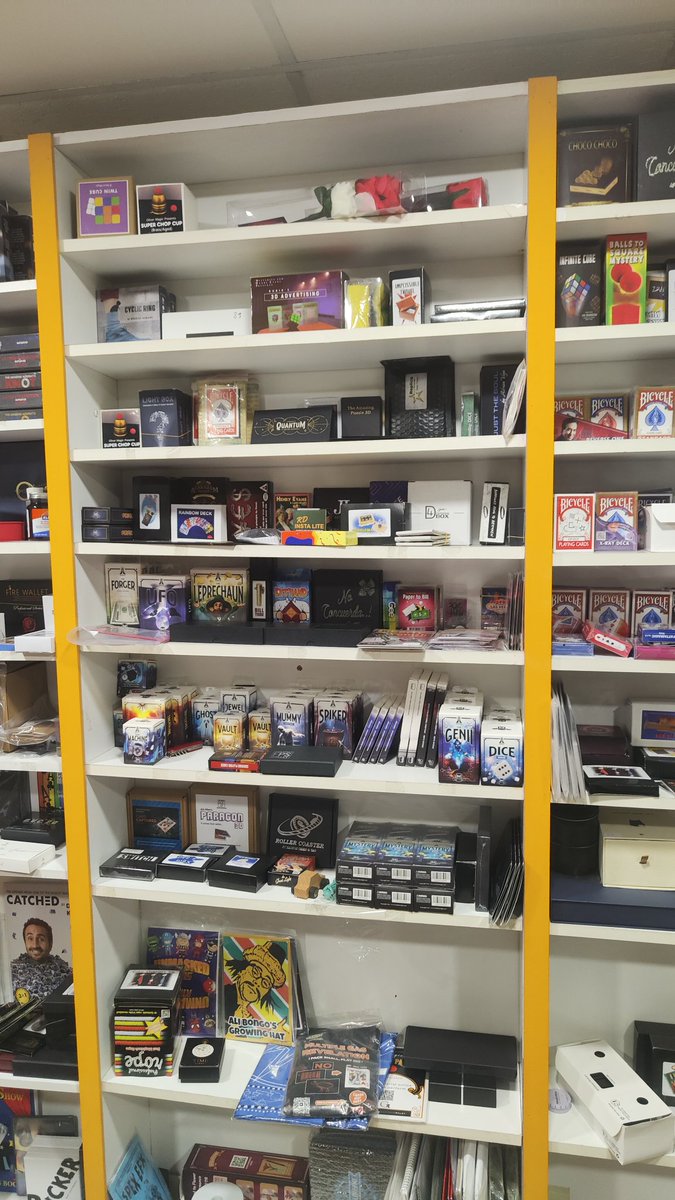 Nos vamos unos días de descanso pero a la vuelta os traemos más magia en la web.