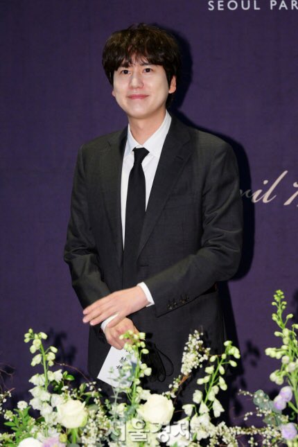 Tamu undangan pernikahan #LeeSeungGi dan #LeeDaIn: #KangHodong #Kyuhyun (#SuperJunior) 

😍😍😍