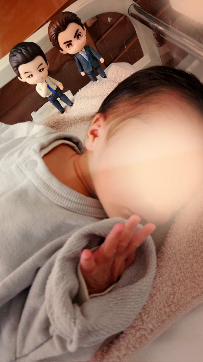 1KO___OK1's tweet photo. それはそうとツイッター沈黙かましてた間に喜多見チーフと音羽先生に見守られながらというオタクムーブをかましつ���ｴｹﾁｪﾝ産んだのでここに謎にご報告させてください👶
このふたりがいたらもはや母子ともに無事が約束されたようなもの(母子ともにめっちゃ無事でした) https://t.co/8tt9J5JYZR