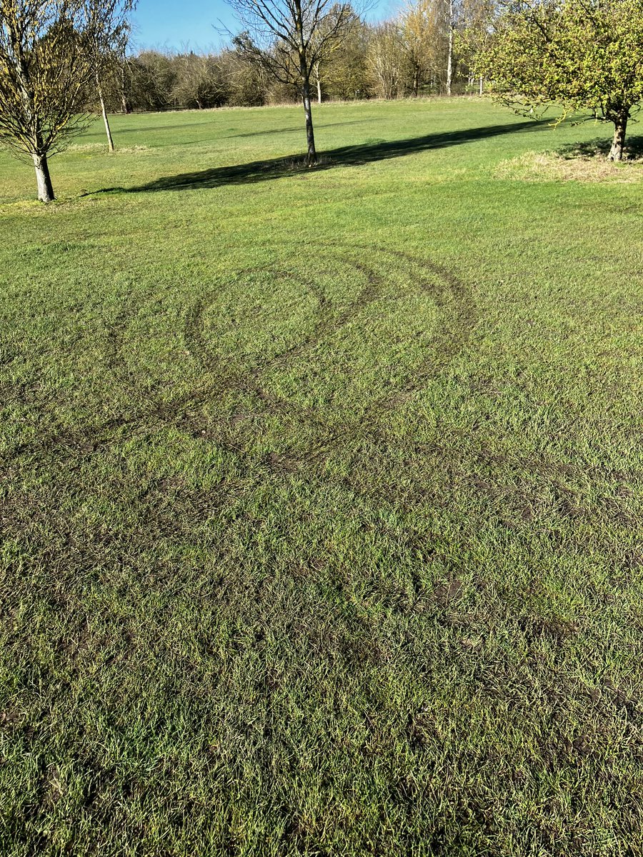 greenkeeperGGC's tweet photo. We know the sun is shining and it’s Augusta week. But please take care when using a buggy around wet areas of the course. ⛳️ https://t.co/Qch8tkfNJw