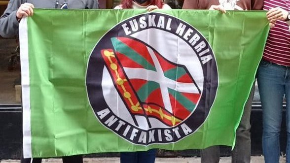 Antifaxismoa's tweet photo. @antikapitalista @MiguelUrban @anticapi @neskutzro @IgorUrizar @kyriewoman @Rekalanda ¿Cuál es esa "propuesta desde el Antifascismo" por que vemos que @info_antifaxist @EzkAntifaxista o @Antifaxismoa no están?

#VenderHumo https://t.co/WgaW2aLVf5