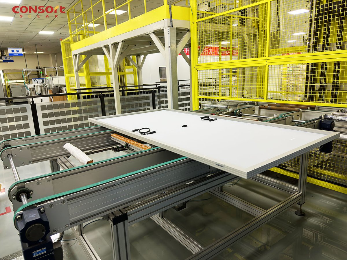 CONSORTSOLAR's tweet photo. 🧐We came to the factory again for training and learning!
#ConsortSolar #photovoltaic #solarmodule https://t.co/F16F4HSxKK