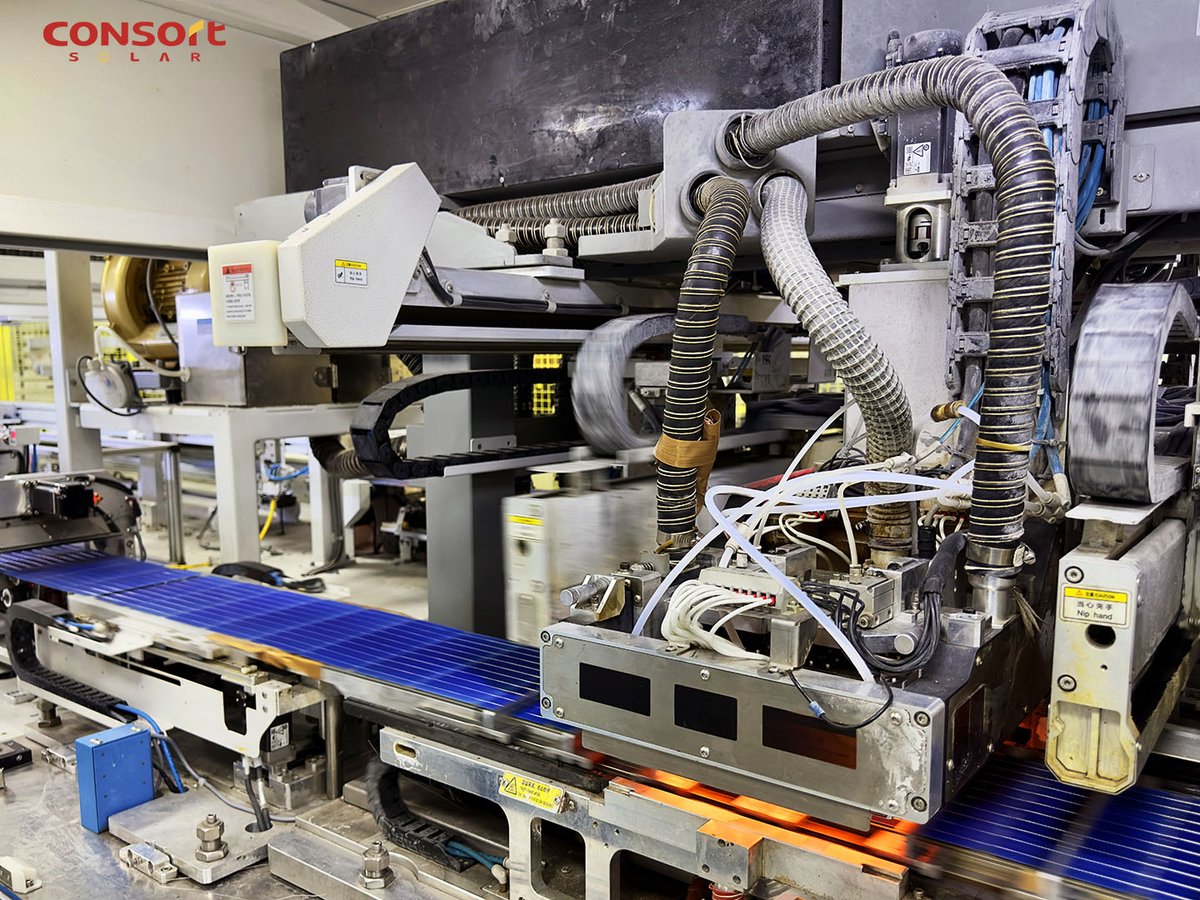 CONSORTSOLAR's tweet photo. 🧐We came to the factory again for training and learning!
#ConsortSolar #photovoltaic #solarmodule https://t.co/F16F4HSxKK