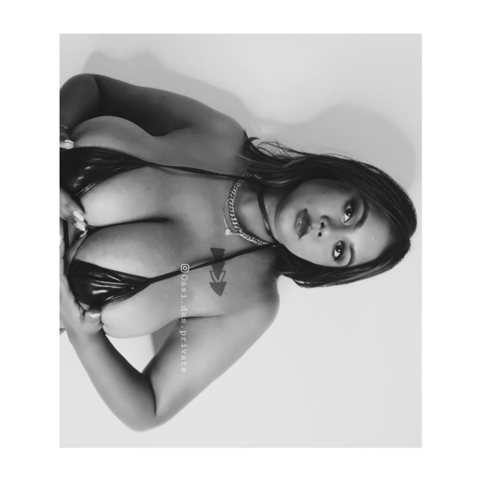 Left or right? Which side did you turn your head first?  &mdash;&mdash;> https://t.co/OIxPS6gqTZ https://t.co/rR