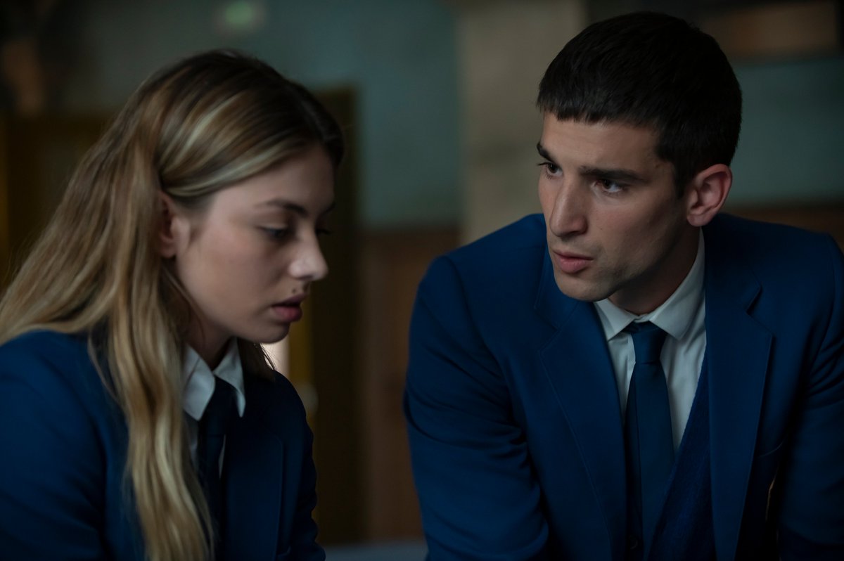 Juntos hasta el final 💙💙

#ElInternadoLasCumbres ya disponible