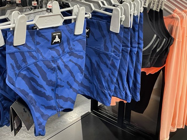 latovhp's tweet photo. 【2F UNDER ARMOR CLUB HOUSE】

UNDER ARMOR CLUB HOUSE　大人気シリーズのUA PROJECT ROCK新作入荷👀
今回は希少なウィメンズも豊富に入荷❗️UAブランドのハイグレードをお楽しみください✨

#ラトブ #いわき市 #UNDERARMORCLUBHOUSE #UAPROJECTROCK #メンズ #ウィメンズ https://t.co/WiDXcG7to8