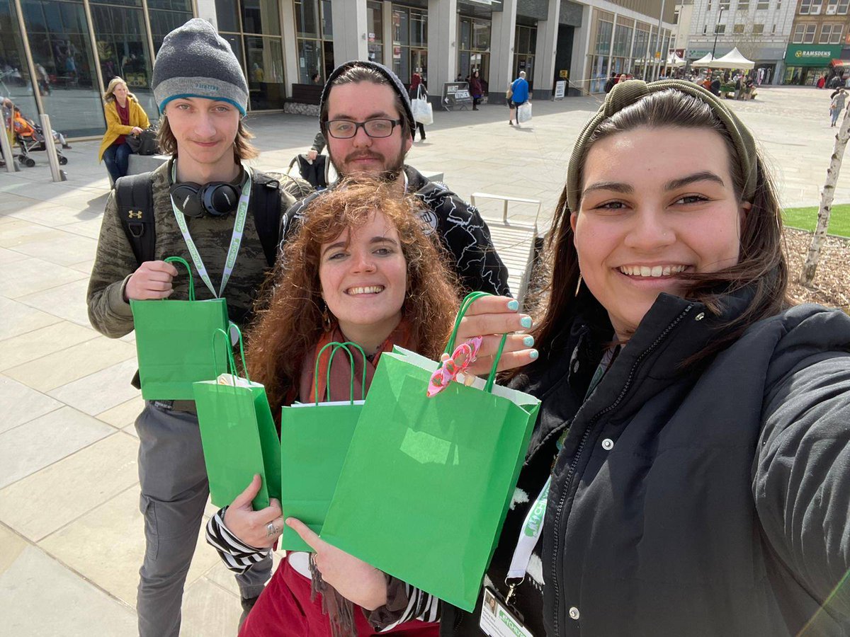 Chilypep's tweet photo. Looking back at our CRF team and young people asking other young people about barriers to employment and training in Barnsely Town Centre! #CommunityBoost #Barnsley2030 #CommunityRenewal [ID: photos of young people and staff handing out goody bag for research] https://t.co/Cx1ceyYcos