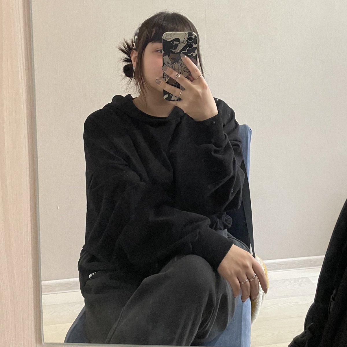 hanzainami's tweet photo. 🪑🧺🧸🕯️🎞️ https://t.co/Z53zItR0e4