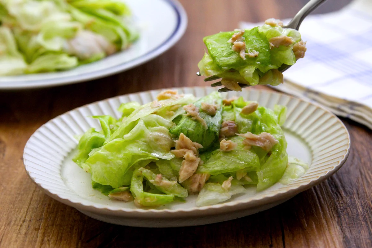 レタスをぱくぱく食べられちゃいそう！特製ダレによる味付けが美味しそうな「レタス」レシピ！