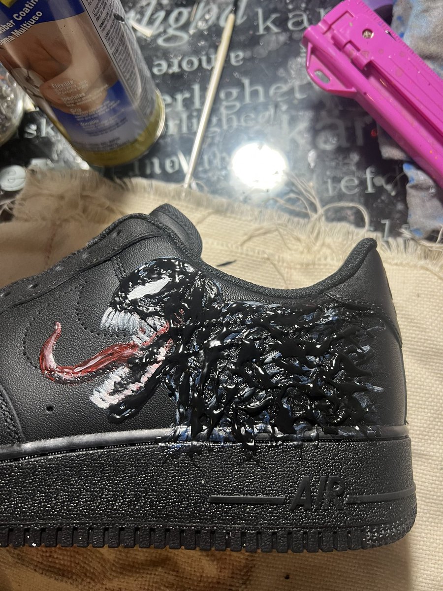 aadrriiannnap's tweet photo. Working on venom shoes https://t.co/agWzKls0ZX