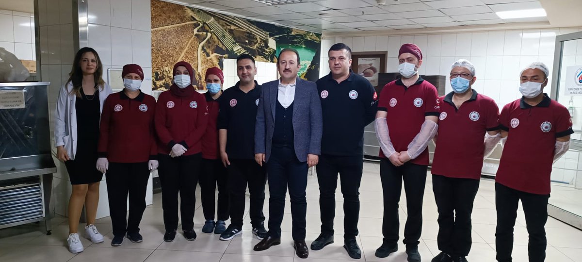 SuphiOner's tweet photo. Kurumumuza bağlı Toros devlet hastanesi yemekhanemizde Sayın Valimiz Ali Hamza PEHLİVAN ve ekibini , Mersin Suphi Öner Öğretmenevi olarak sahur yemeğinde ağırladık.@MersinValiligi @AdemKoca46 @MersinMEM @BaykalBasdemir @ilhnyildirim @byergin01 @TorosMersin https://t.co/vfwvNClBC4
