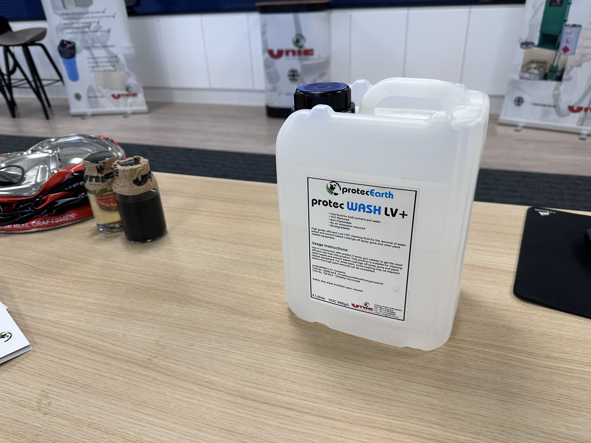 UnicInternation's tweet photo. Finishing the week off with sales presentations talking more about;

#wastereduction 
#sustainability 
#vocreduction 
#costreduction 
#greentechnologies 

Turn your waste into revenue!!!

#aerosolrecycling #sprayguncleaners #solventrecycling #papercompactor #balers #madeinuk https://t.co/yaKNaqGKkh