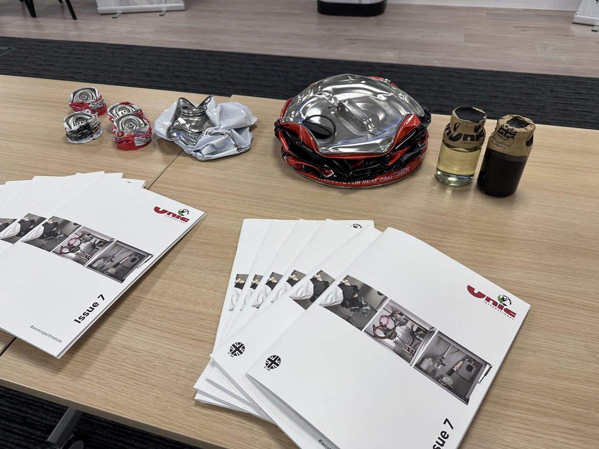 UnicInternation's tweet photo. Finishing the week off with sales presentations talking more about;

#wastereduction 
#sustainability 
#vocreduction 
#costreduction 
#greentechnologies 

Turn your waste into revenue!!!

#aerosolrecycling #sprayguncleaners #solventrecycling #papercompactor #balers #madeinuk https://t.co/yaKNaqGKkh