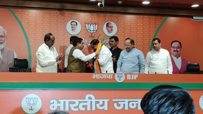 sardesairajdeep's tweet photo. As predicted yday, more Cong leaders ready to switch to BJP. Today, it’s former AP CM Kiran Kumar Reddy whose changed sides. Neither Reddy nor Anil Antony tall leaders by any stretch but help build perception that Cong is a sinking ship. A few bigger names expected to follow! 🙏 https://t.co/dqMWLKVlIK