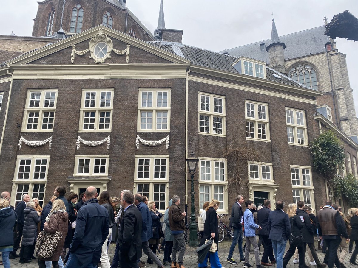 Aanschuiven voor #MatthausPasssion ⁦<a href="/pieterskerk/">Pieterskerk</a>⁩ #Leiden