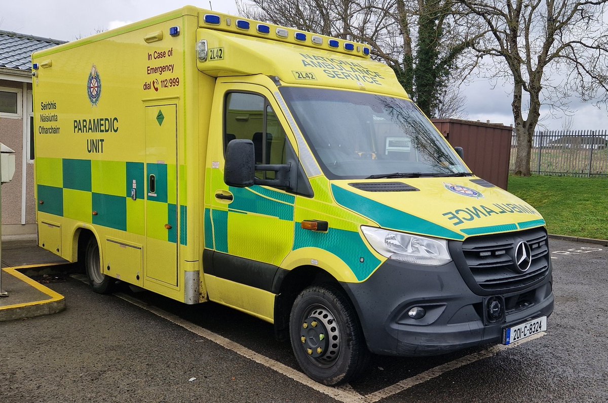 National Ambulance Service 🇮🇪🚑 on Twitter "We're looking to hire a