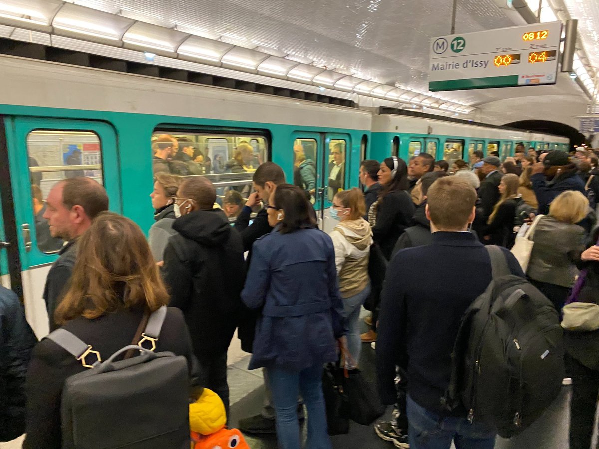 CerfiaFR's tweet photo. 🇫🇷 FLASH I Un homme de 55 ans qui avait frotté une ado de 12 ans lundi dans le #métro parisien a été interpellé, puis relâché. Le psychiatre a estimé qu’il n’avait pas « conscience de ses actes. »
👉 C’est sa 3e interpellation pour des faits similaires : 31 mars, 02 &amp; 03 avril. https://t.co/zVcW1VAdLt